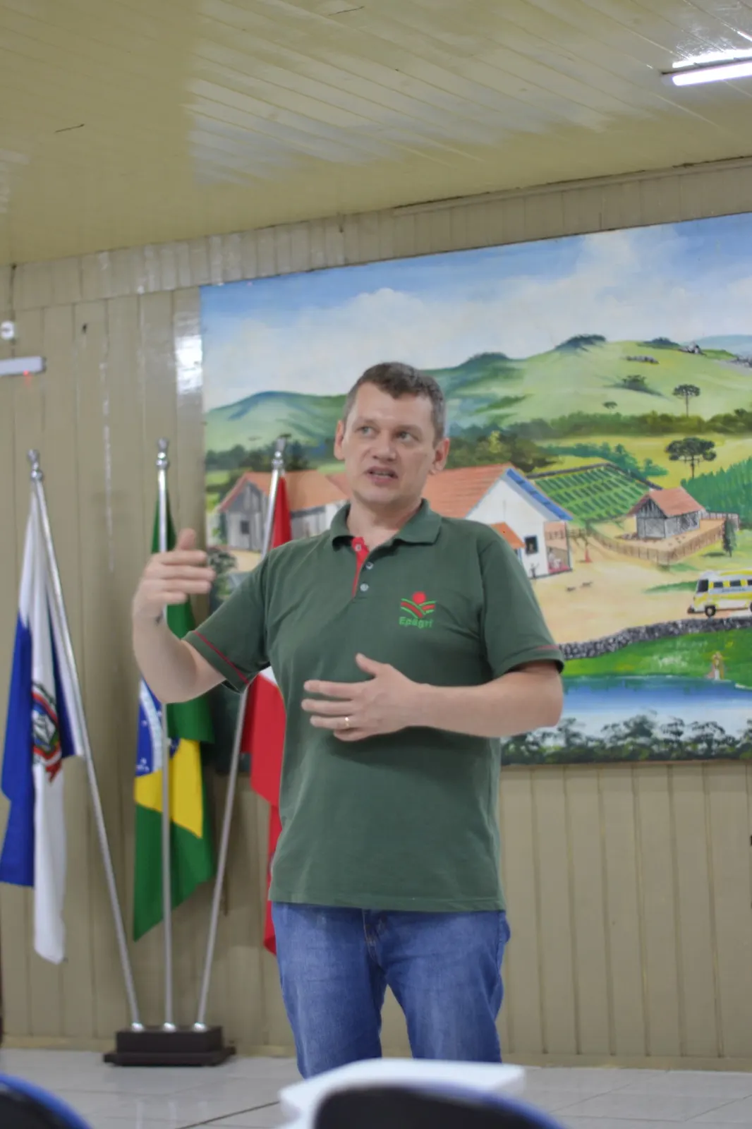 Participação do extensionista da Empresa de Pesquisa e Extensão Rural de Santa Catarina (Epagri), Airton Führ, na oficina sobre Políticas Públicas para o fortalecimento da agricultura familiar, que ocorreu na Secretaria Municipal de Urupema, em 23 de fevereiro de 2026.